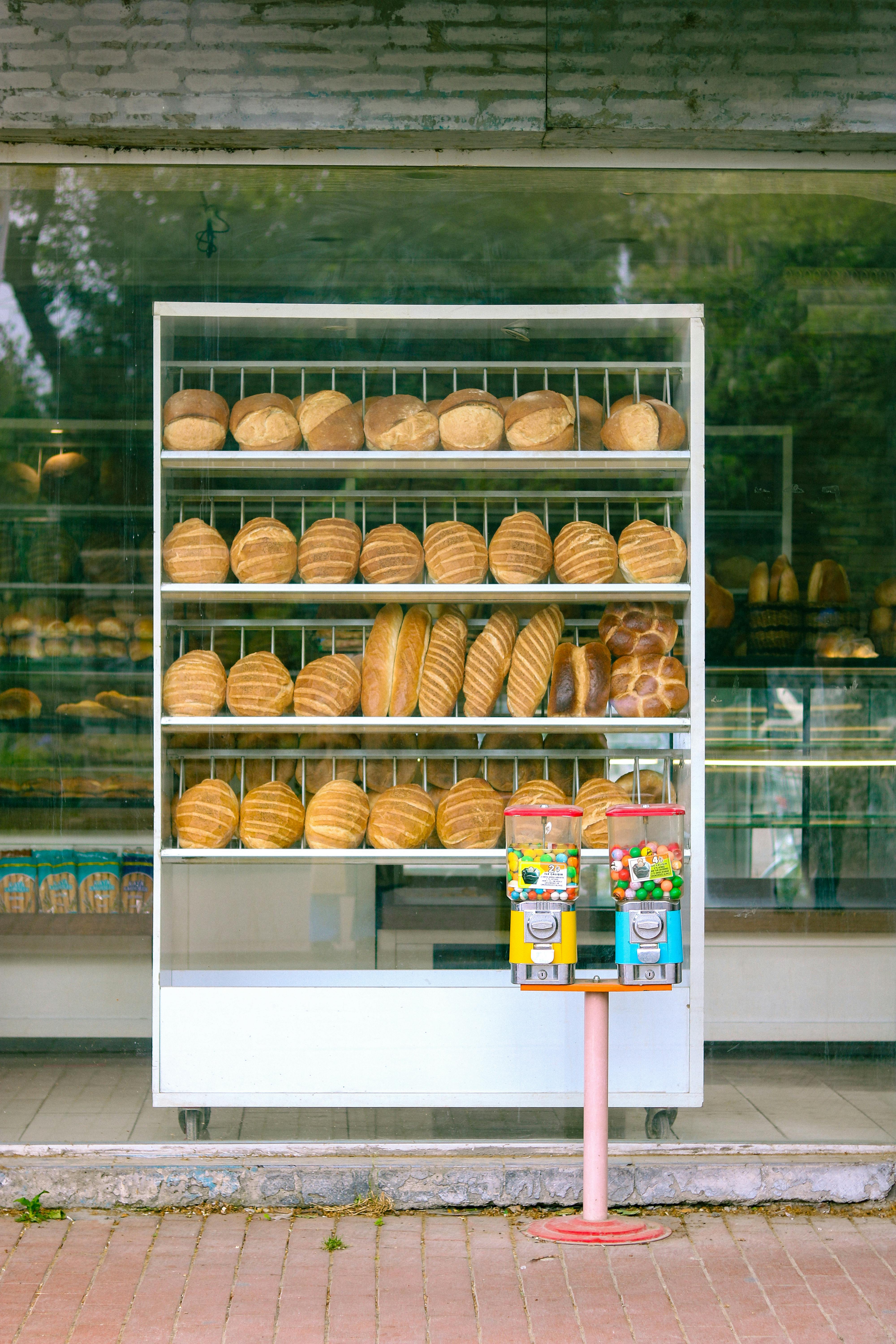 Showcase of fresh breads in a bakery window in Iznik, Türkiye.