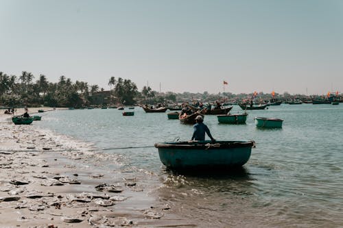 Foto profissional grátis de água, barco, barco de pesca