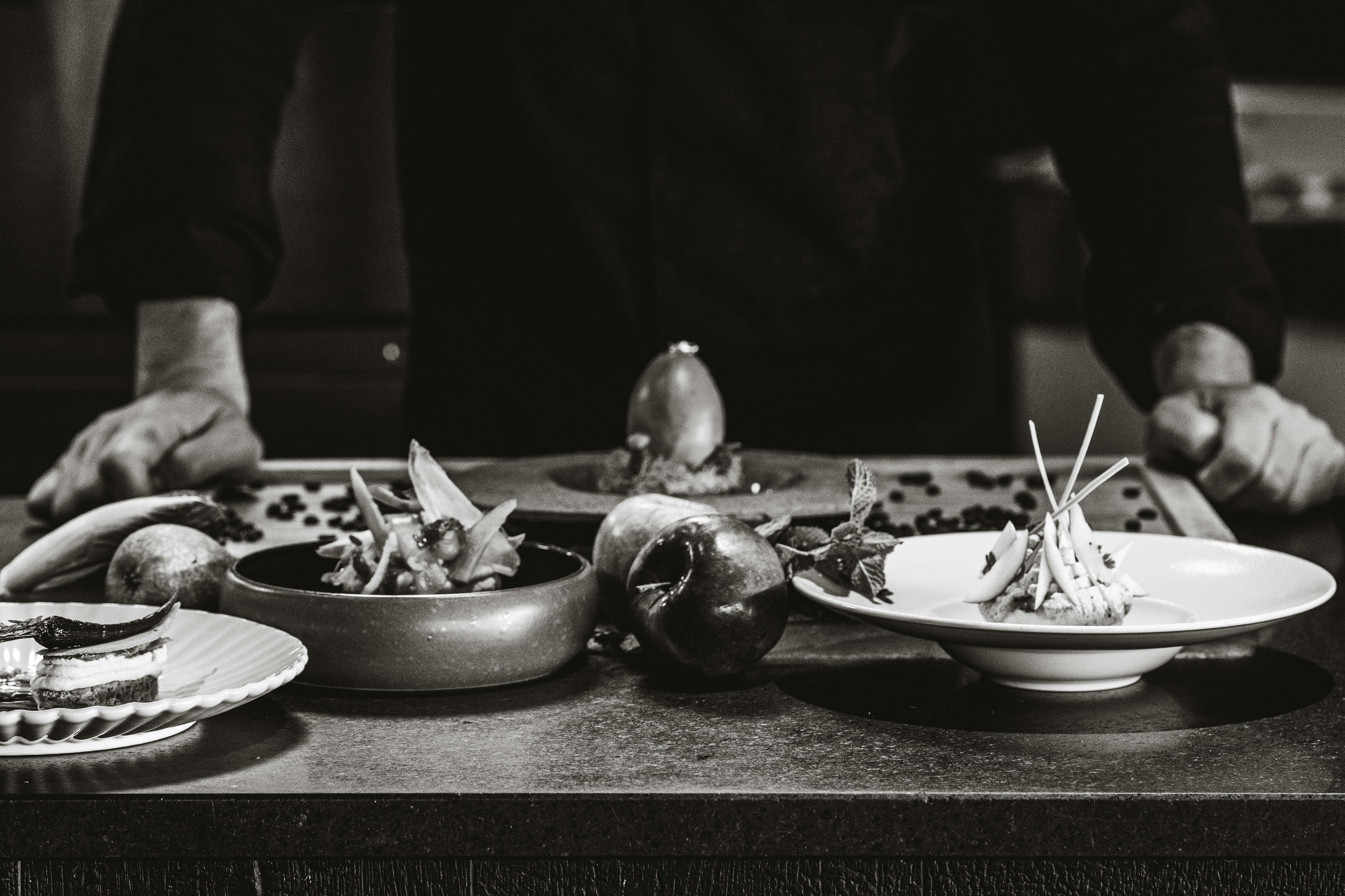 Cooking at Home vs. Dining Out: What's Better? — Photo by S O U L C A T CH E R on Pexels