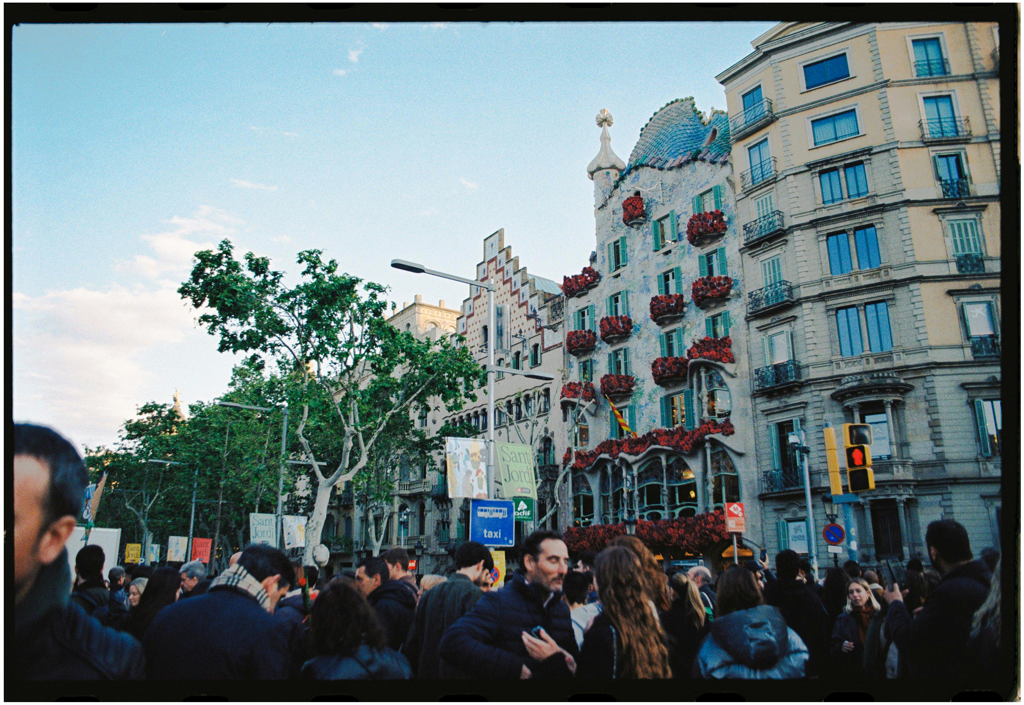 crowd of people in barcelona