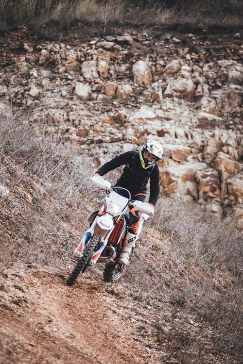Kostenlos Person, Die Motocross Dirt Bike Im Freien Fährt Stock-Foto