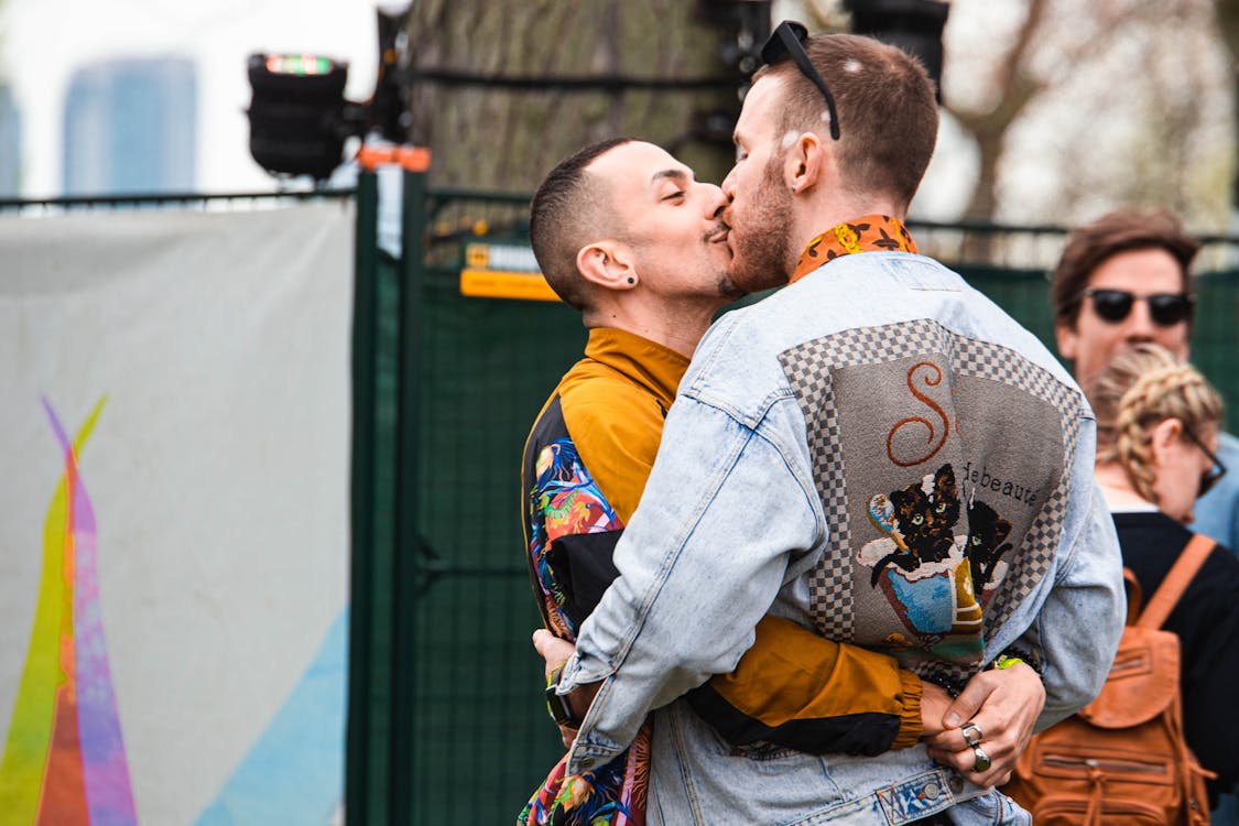 Free Two men Kissing Stock Photo