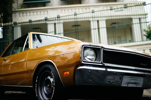 Carro Amarelo Dodge