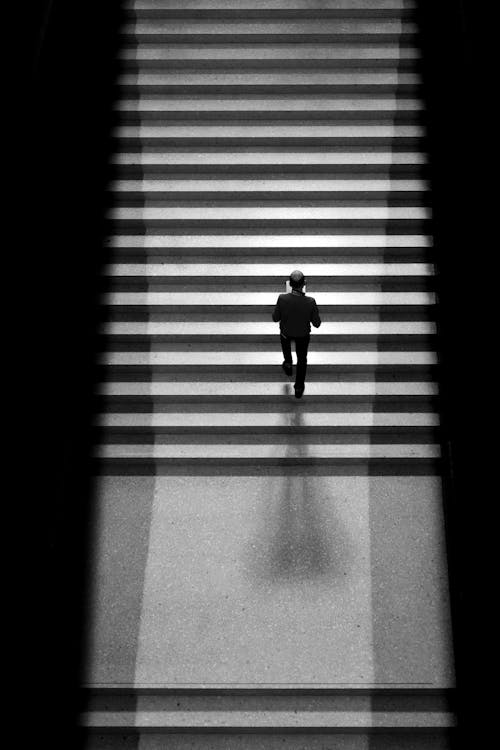 adam, adım atmak, Berlin içeren Ücretsiz stok fotoğraf