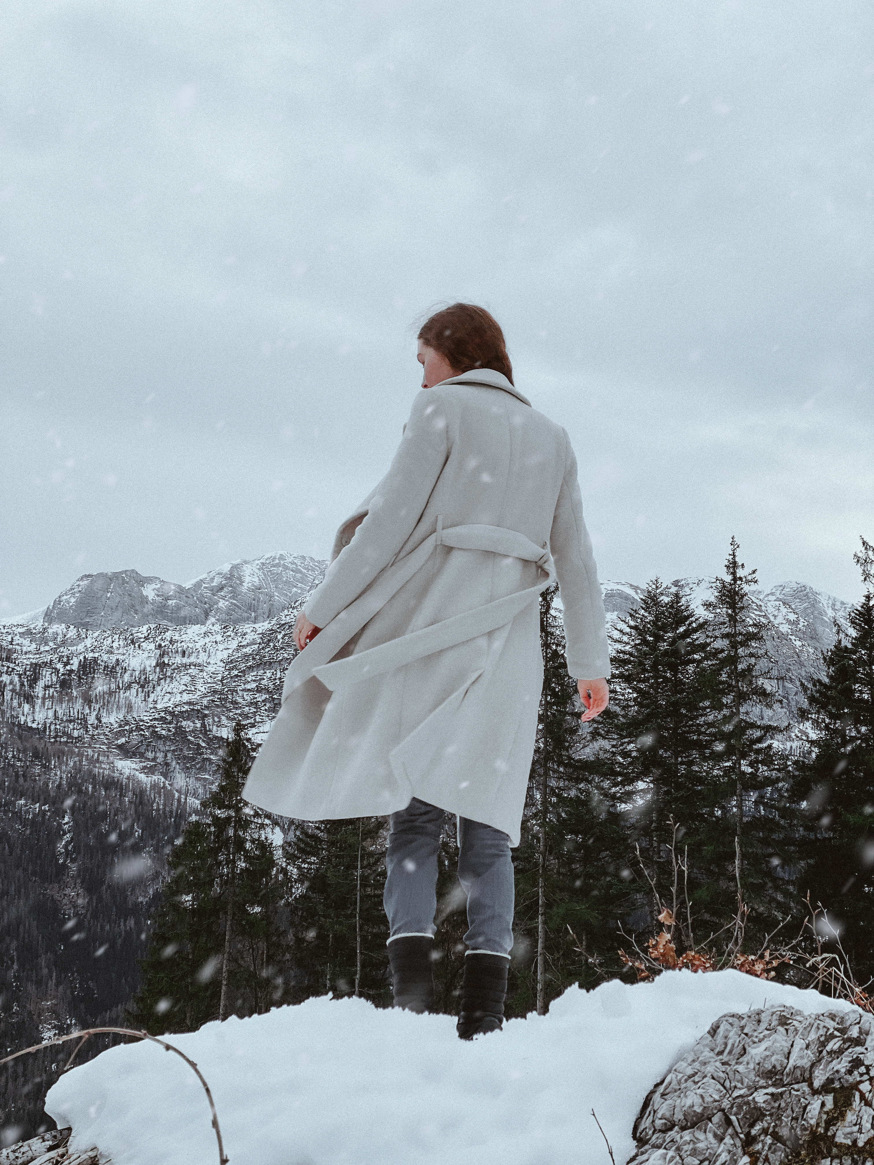 Foto de stock gratuita sobre abrigo blanco, abrigo de invierno, al aire ...