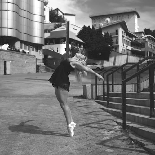 Безкоштовне стокове фото на тему «балетний танцівник, жінка, носити»