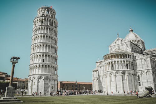 The leaning tower of pisa, italy