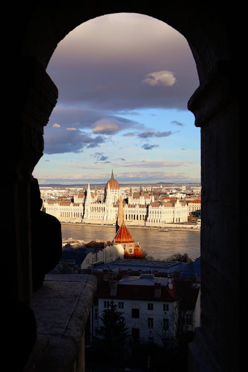 Vista del parlamento di Budapest