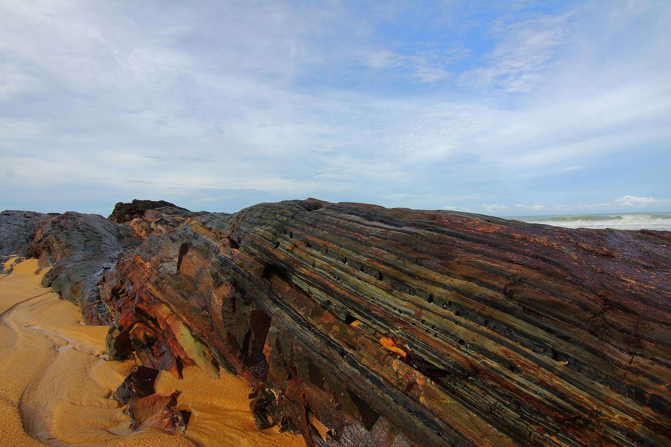 Beige and Gray Rock Formation \u00b7 Free Stock Photo