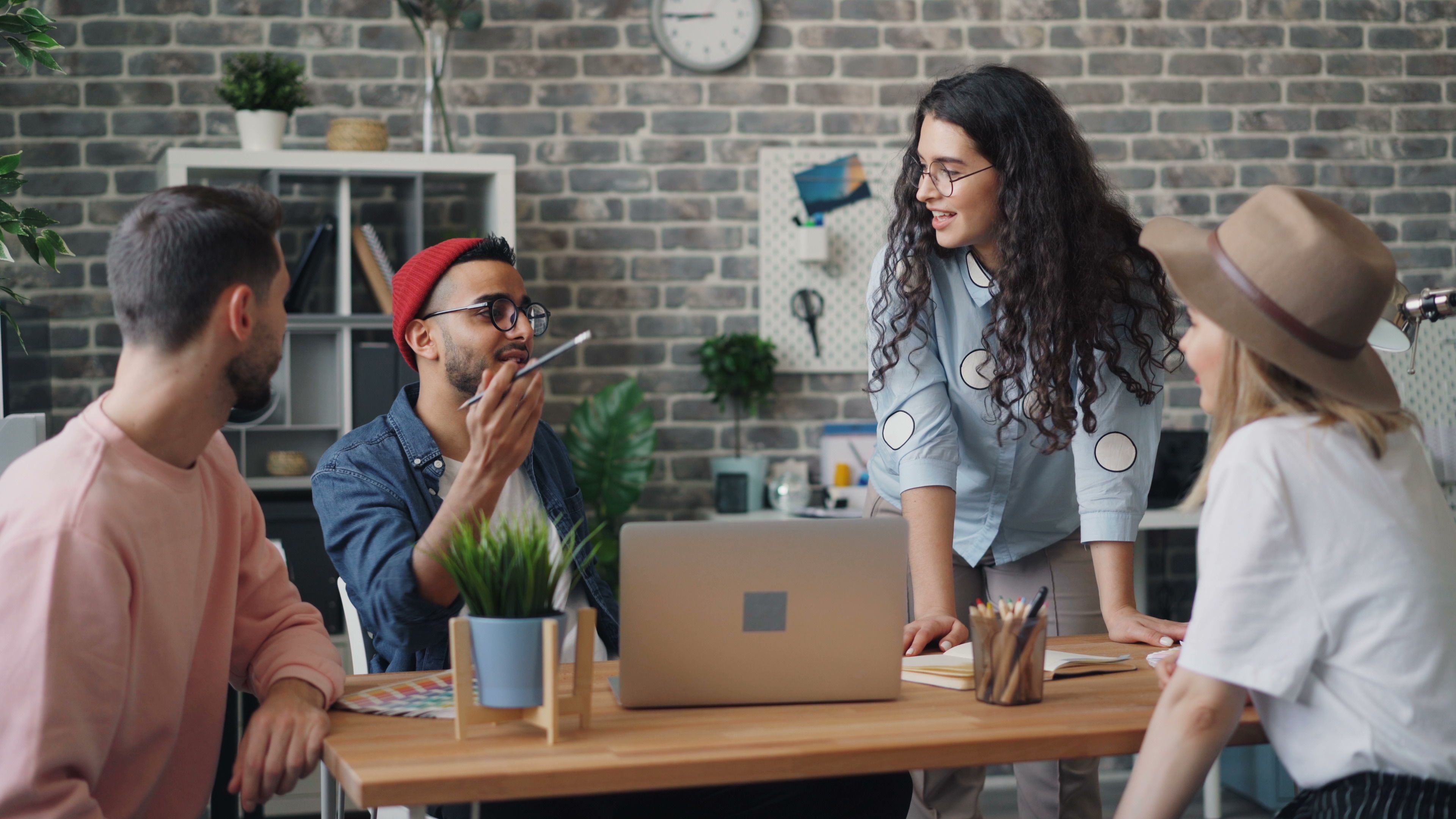 Photo gratuite de bureau de travail, bureau moderne, cadre informel ...