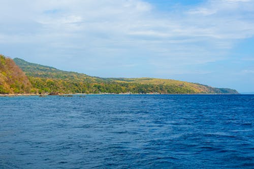 A view of the ocean from a boat