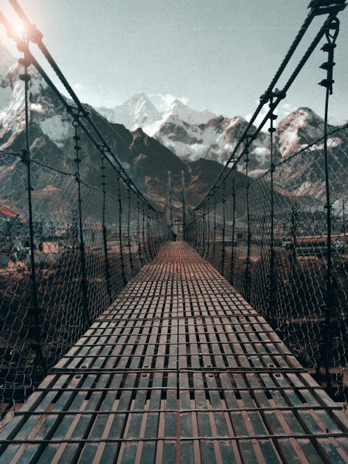 Gratis arkivbilde med bro, dagslys, fjell