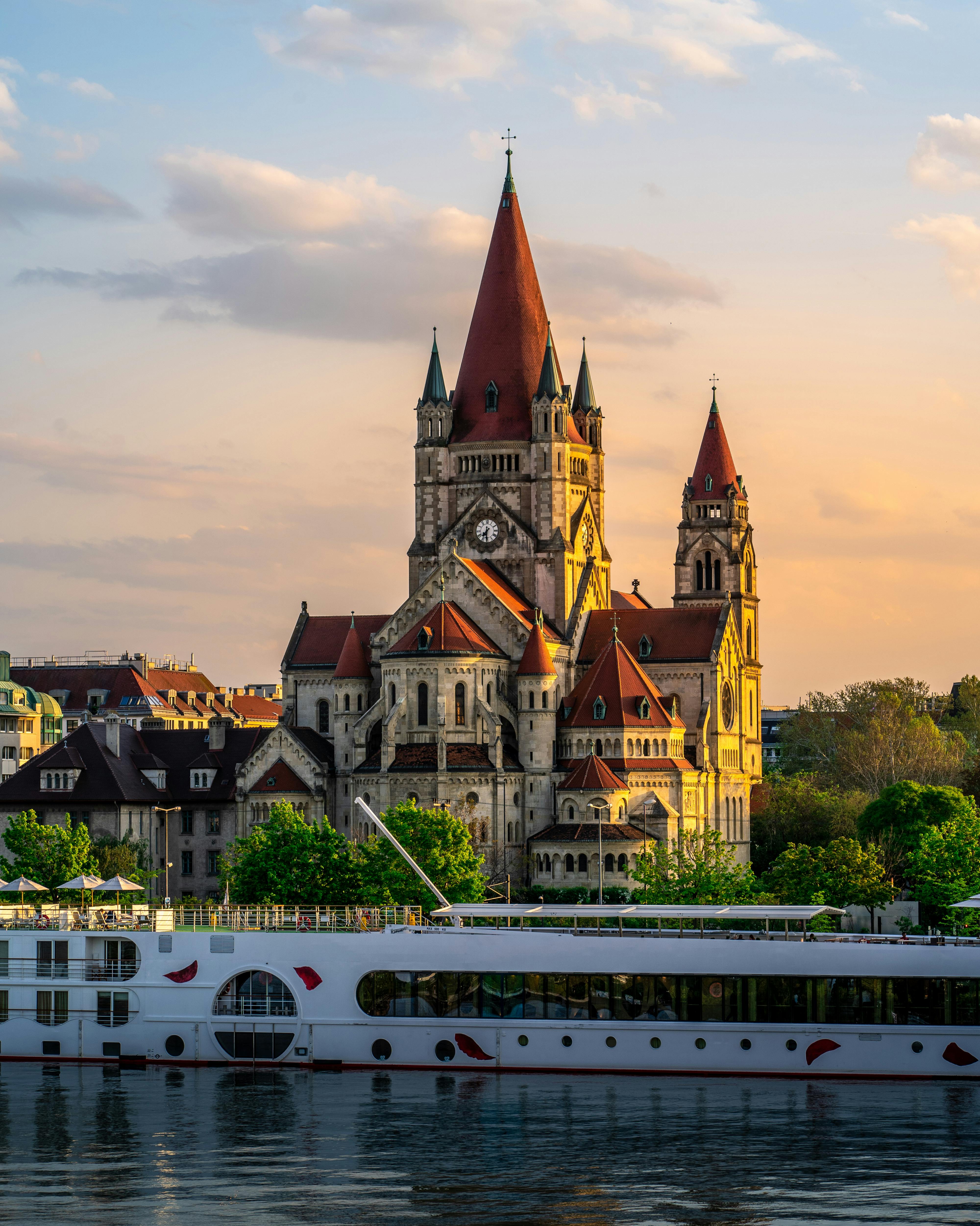 Vienna Images – Browse 192,509 Stock Photos, Vectors, and Video | Adobe  Stock