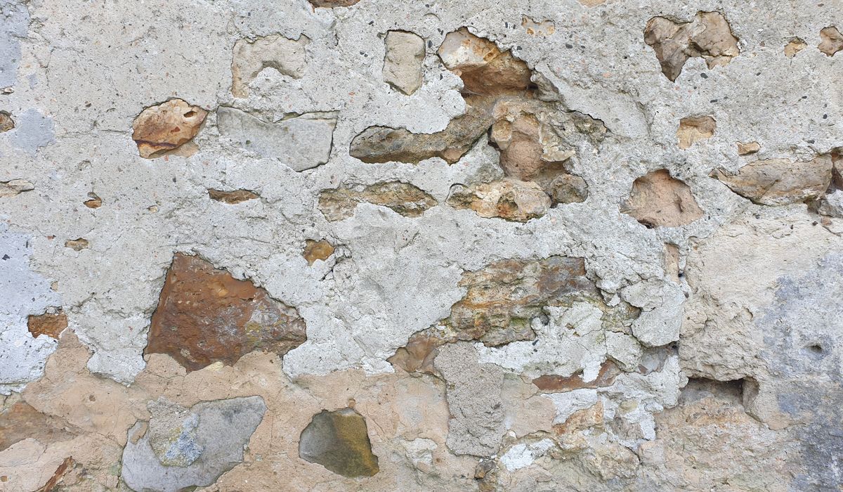 Mur en pierre et joints usés