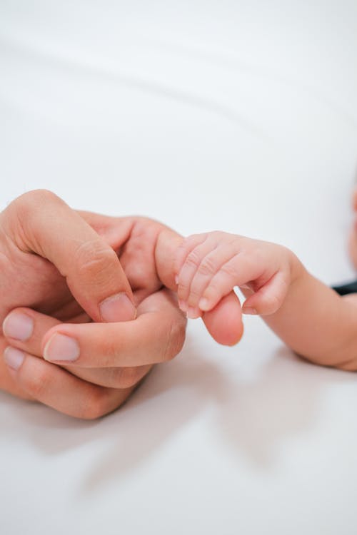 Kostenloses Stock Foto zu baby, barfuß, behandlung