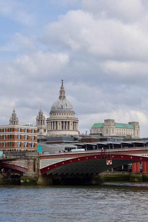 St paul's cathedral and the bridge over the river thames