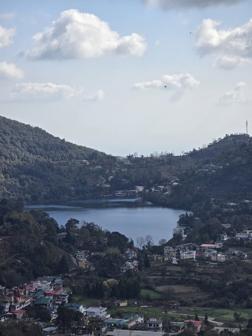 A view of a lake and surrounding hills
