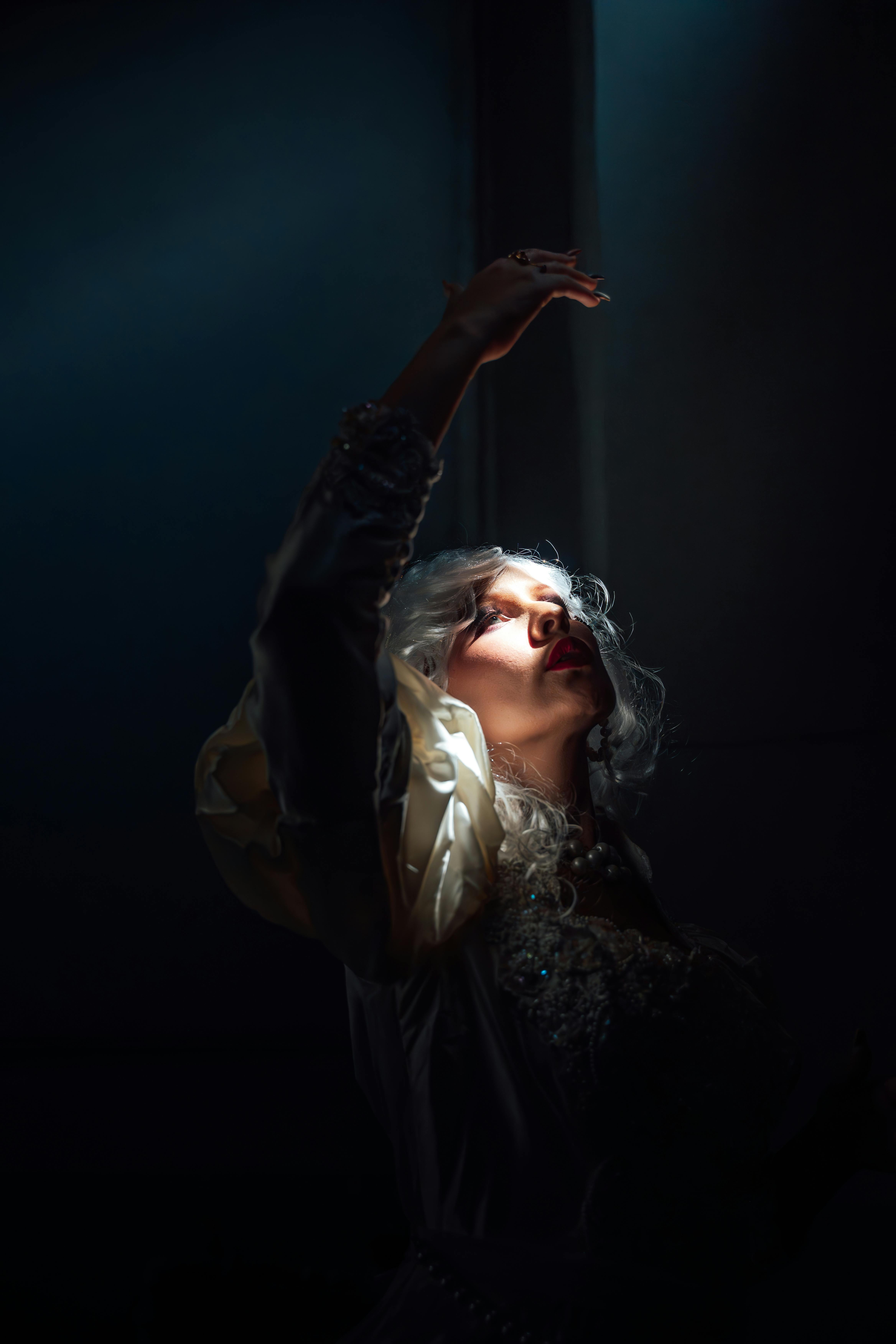 Ilmainen kuvapankkikuva tunnisteilla dramaattinen, dramaattinen valaistus, ele Kuvapankkikuva