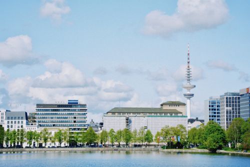 Free A scenic view of Hamburg's skyline featuring the iconic Heinrich-Hertz Tower. Stock Photo