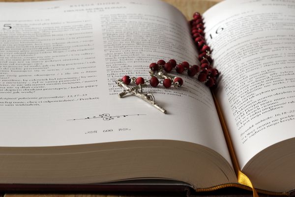 Si Cristo no Resucitó, Vuestra Fe es Vana: El Fundamento Inquebrantable del Cristianismo