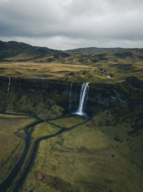 Gratis arkivbilde med dronebilde, fjell, fosser