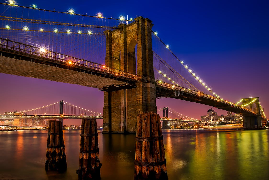 Ingyenes stockfotó Brooklyn híd, építészet, este témában Stockfotó