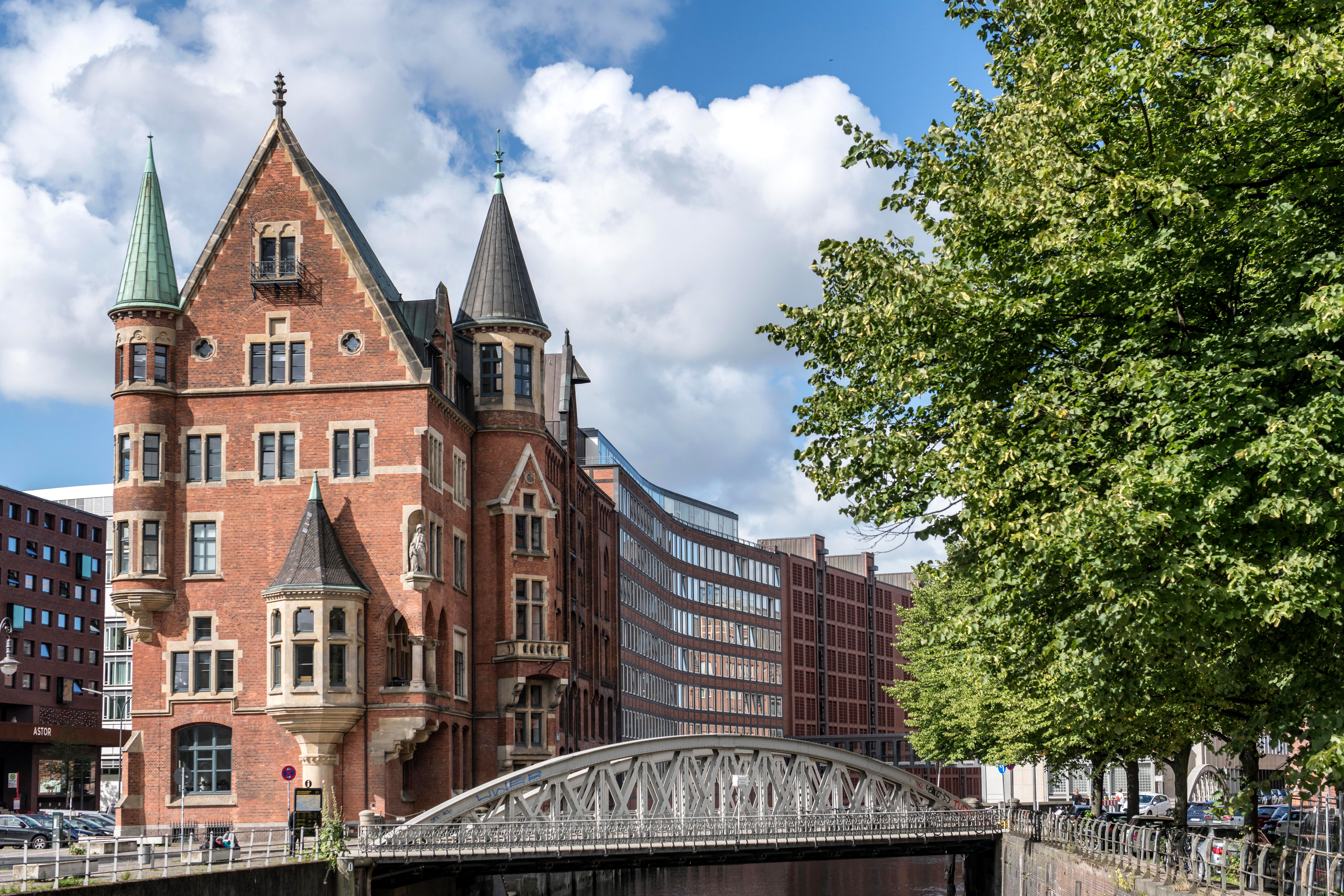 Speicherstadt Hamburg mit Fleeten und Brücken
