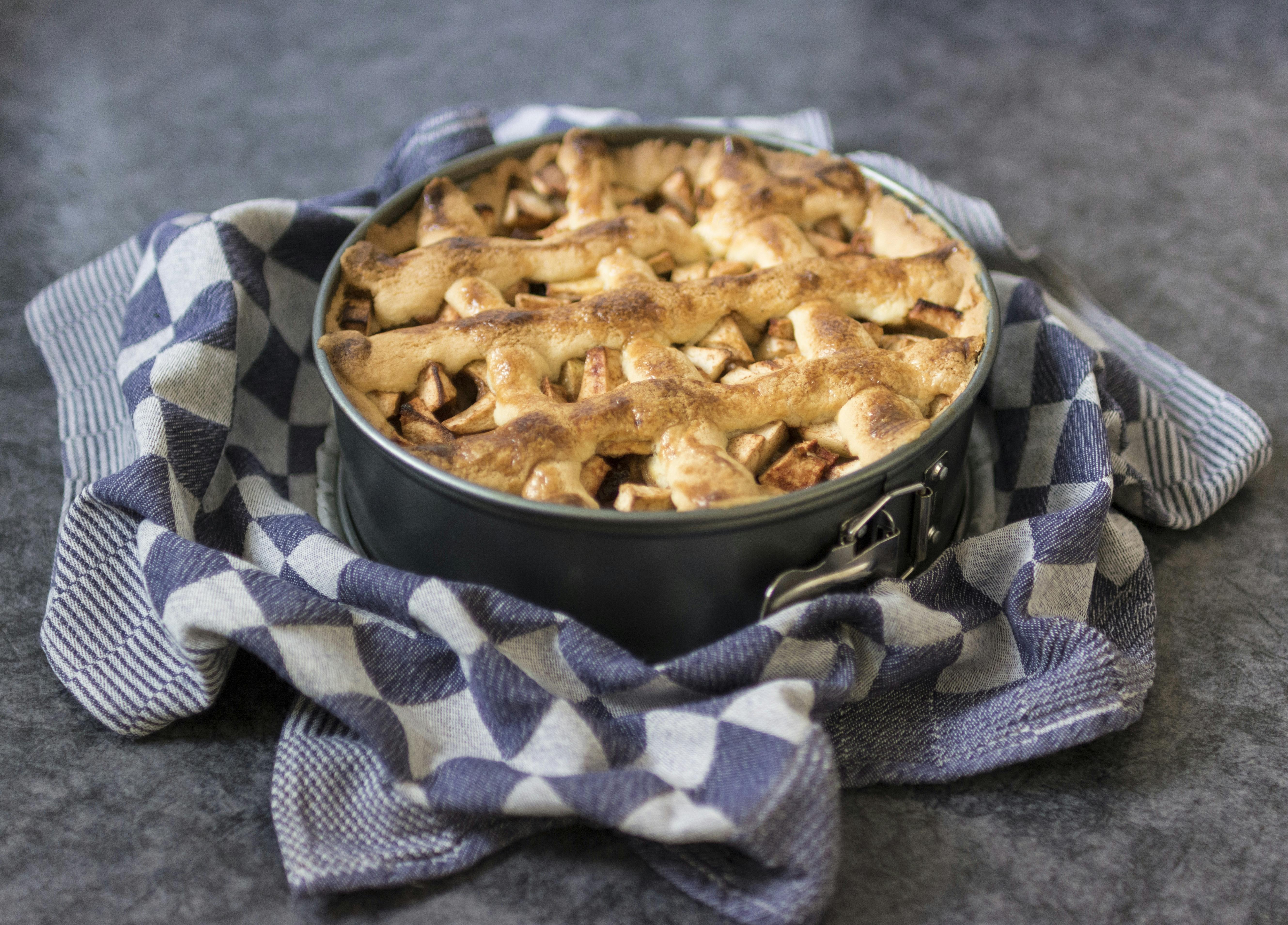 apple pie, bake, baking