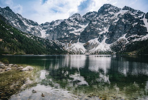 Бесплатное стоковое фото с гора, озеро, отражение