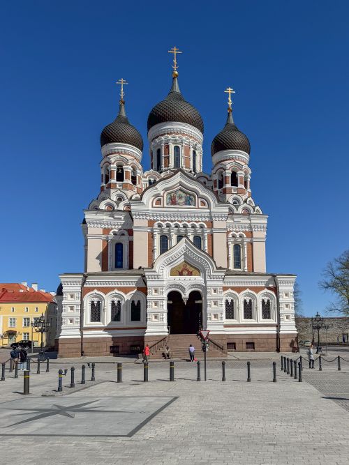 Free Stunning view of Alexander Nevsky Cathedral in Tallinn, showcasing Russian Revival architecture under clear blue skies. Stock Photo