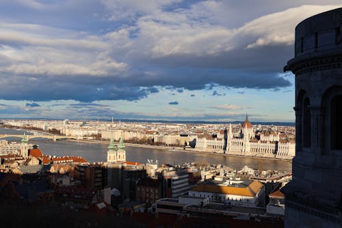 Kostenloses Stock Foto zu aussichtspunkt, bewölkter himmel, budapest