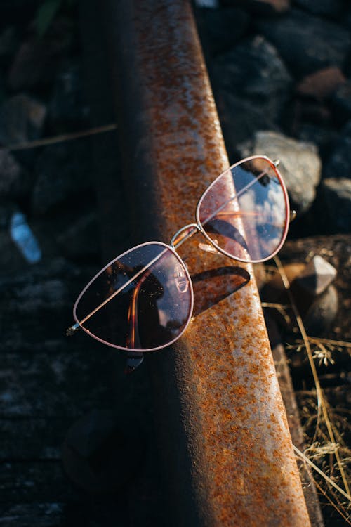 Free Selective Focus Photography Of Sunglasses Stock Photo