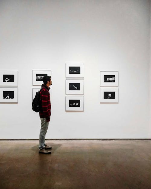 Безкоштовне стокове фото на тему «біла стіна, виставка, дизайн»