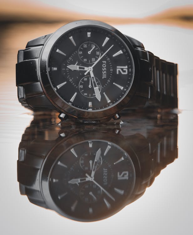 Round Black Fossil Chronograph Watch With Link Band