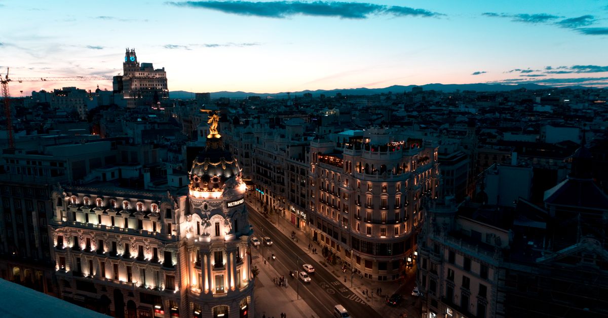 eSIM Madrid: internet en Barajas y el centro sin roaming