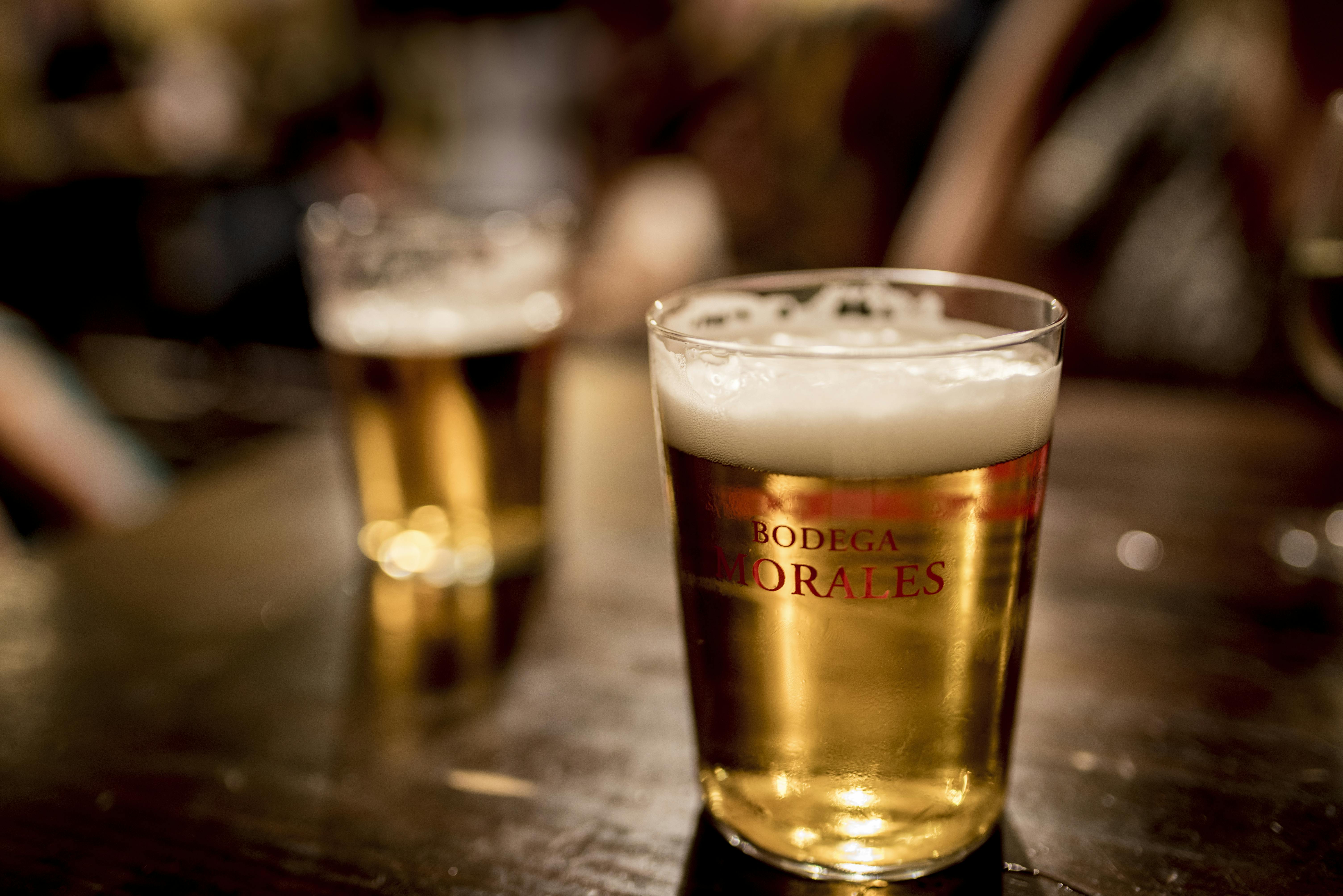 Kostenloses Foto zum Thema: alkoholisches getränk, bar, bier