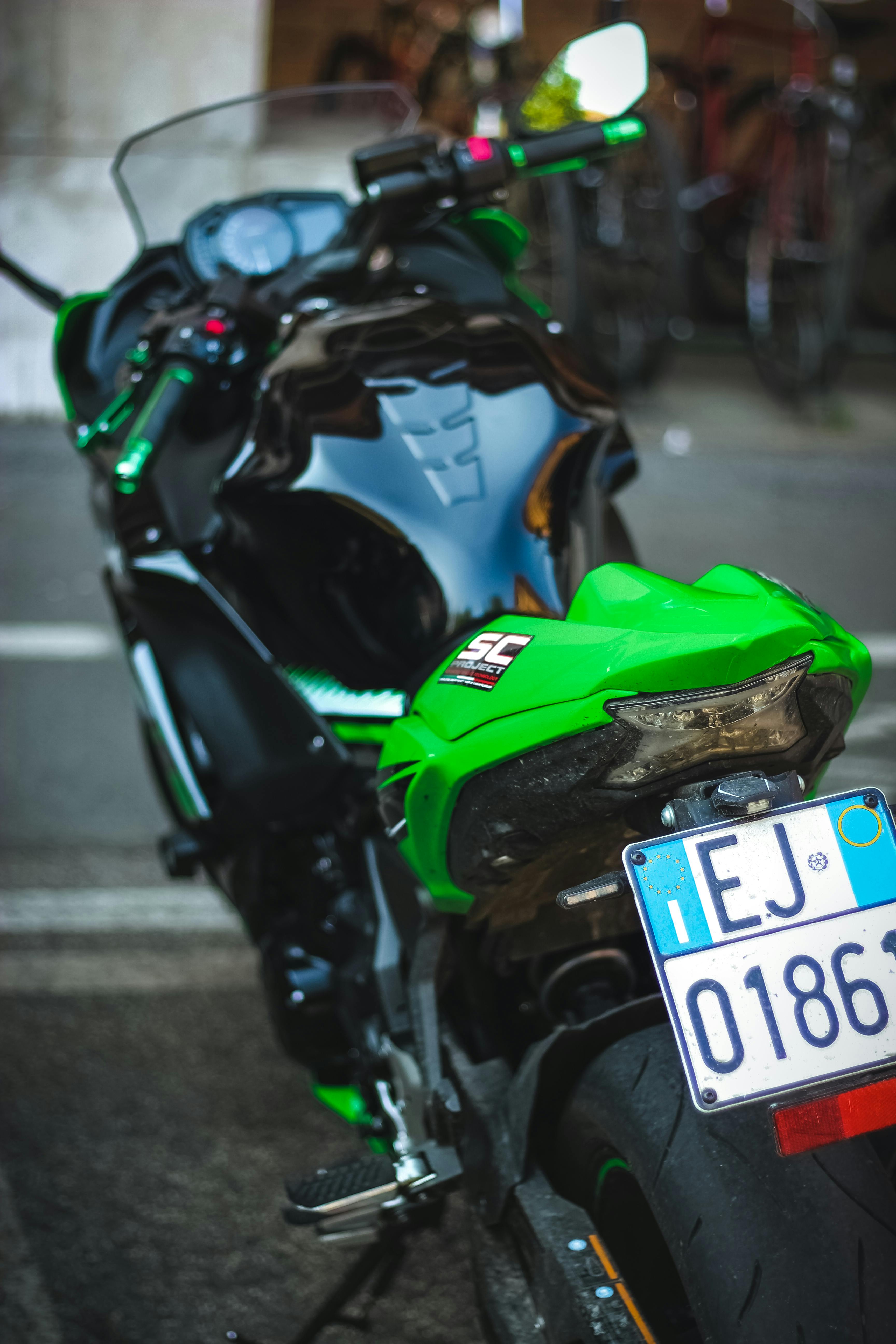Kawasaki Ninja H2 SX SE Price | Mileage, Specs, Images of Ninja H2 SX SE -  carandbike