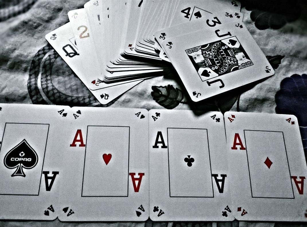 Online Casino: Spielautomaten und Live-Spiele im Überblick