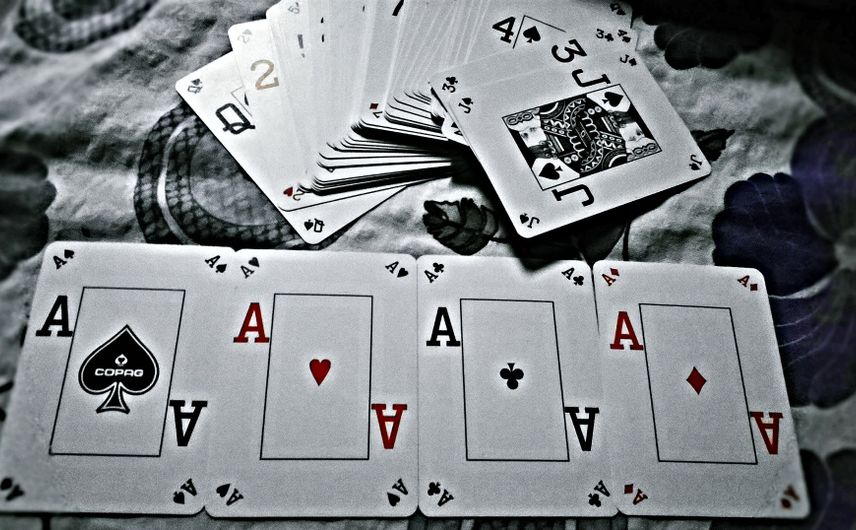 Online Casino: Spielautomaten und Live-Spiele im Überblick