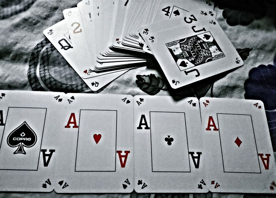 Online Casino: Spielautomaten und Live-Spiele im Überblick