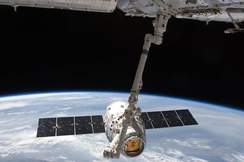 Foto profissional grátis de astronave, ciência, decolar