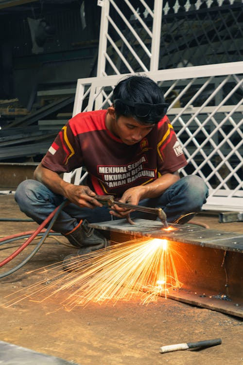 welder | cutting steel