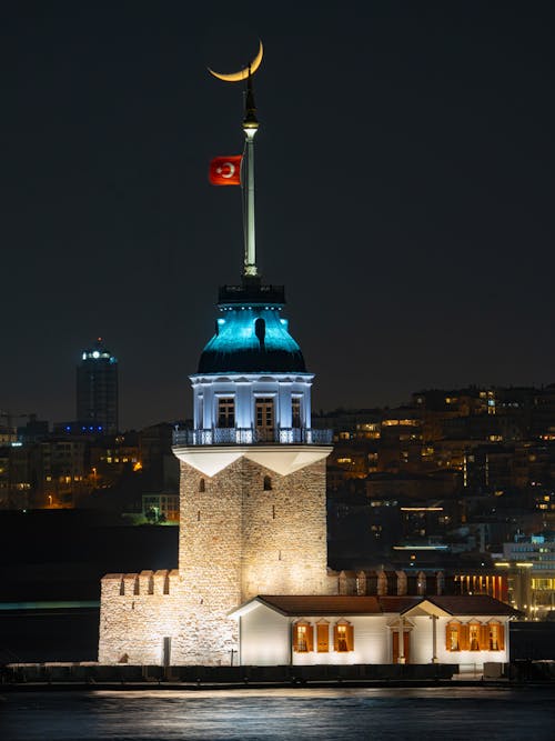 Free The tower of the bosphorus at night Stock Photo