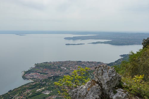 Δωρεάν στοκ φωτογραφιών με garda, lago di garda, rock