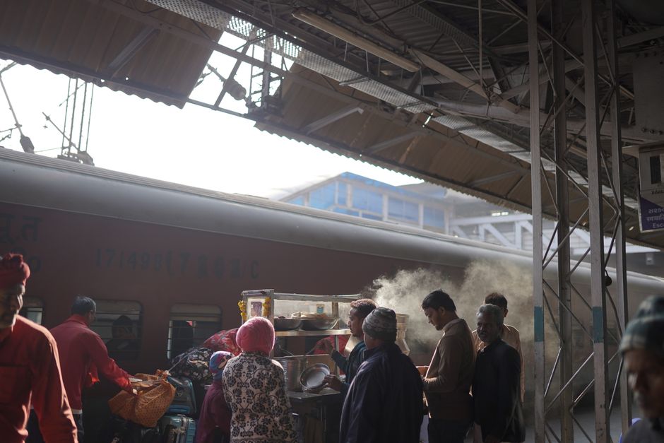 29. Soto Lamongan: Makanan yang Sering Dijual di Stasiun Kereta Api 29. Soto Lamongan: Makanan yang Sering Dijual di Stasiun Kereta Api