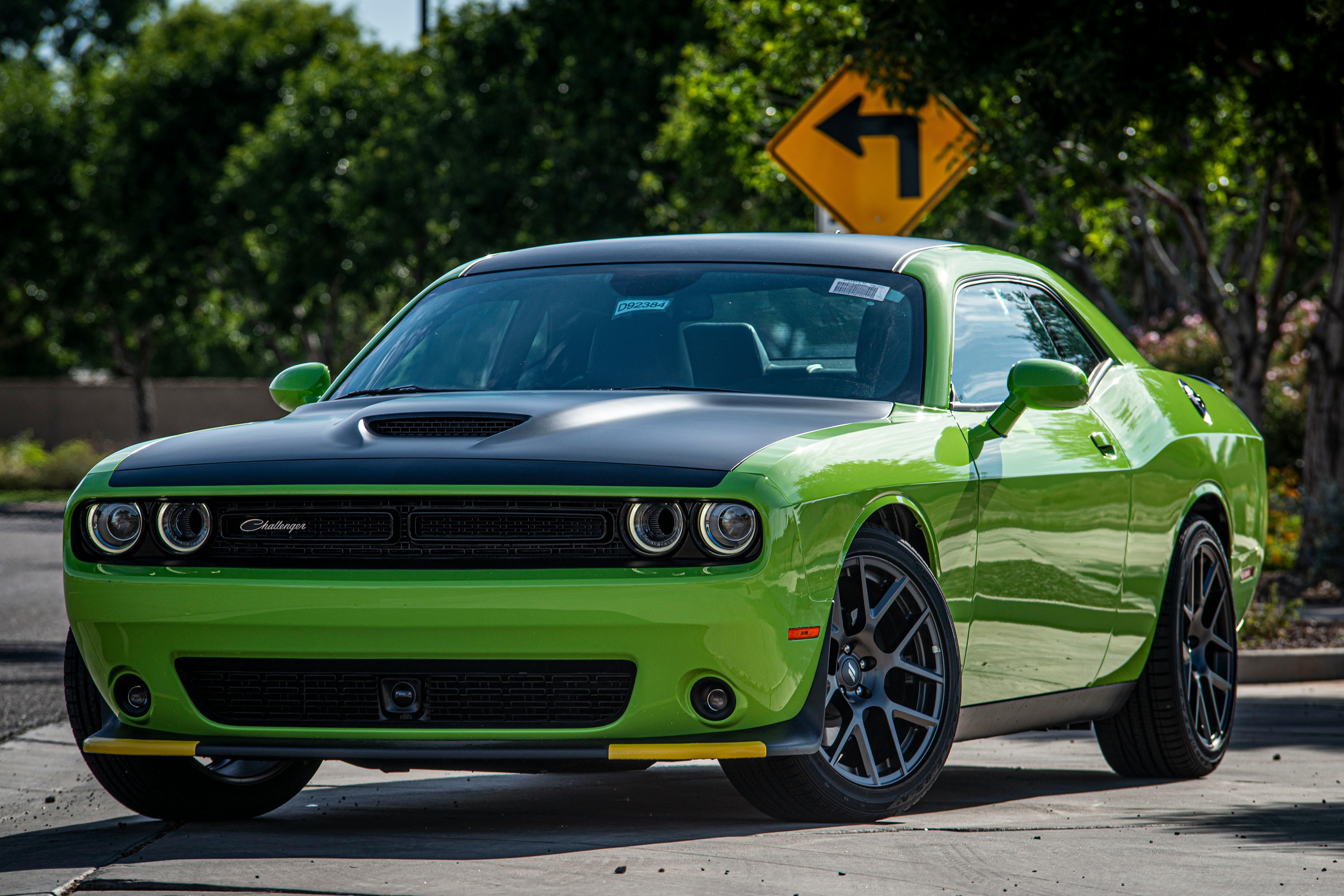 Ingyenes stockfotó aszfalt, autó, coupé, dél témában