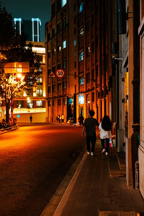 Immagine gratuita di di notte, vista stradale