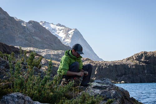 Photos gratuites de alpiniste, aventure, bord de lac
