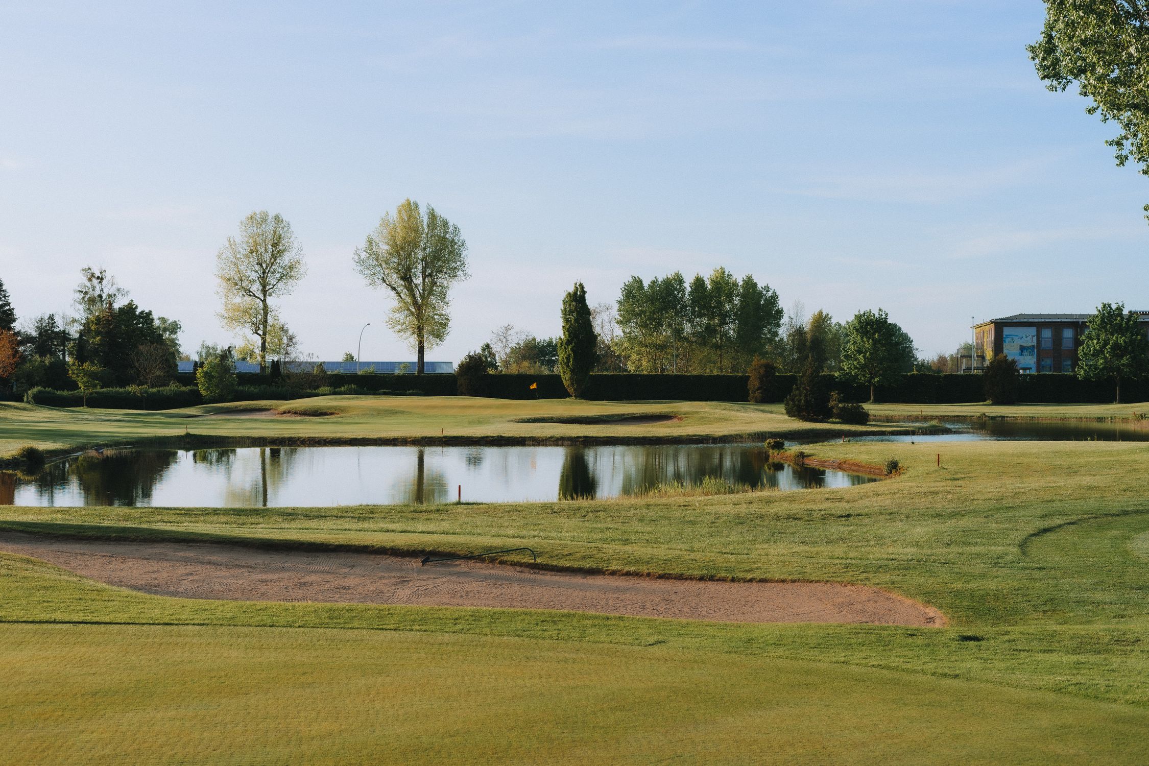 Pond in Golf Course · Free Stock Photo