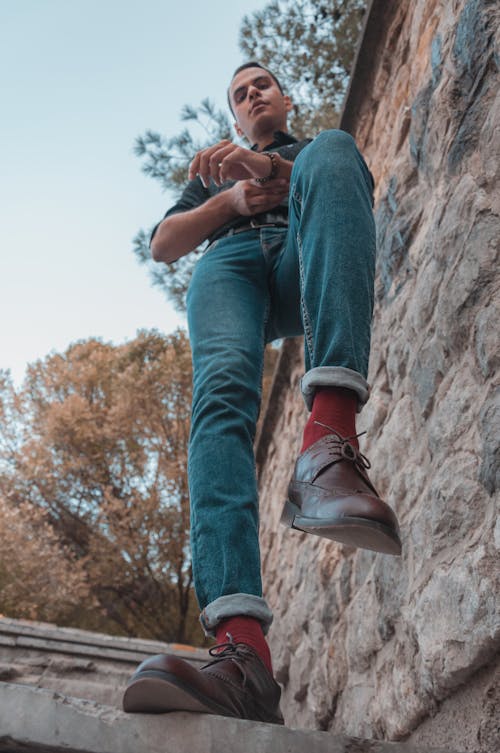 Základová fotografie zdarma na téma červené ponožky, čisté nebe, denní světlo